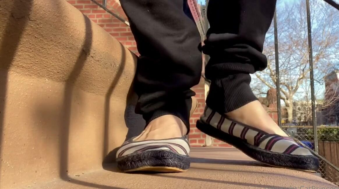 Catprincessfeet Onlyfans Outside Barefoot Again