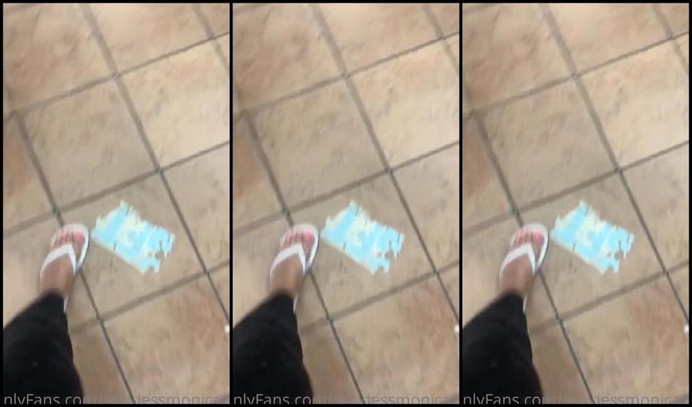 Goddessmonica00W Onlyfans Errands In White Old Naviesp