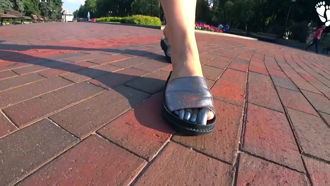 Lora Long Nails Nicknamed Loralongnails Onlyfans Full Version Summer 2021 Long Toenails Walking