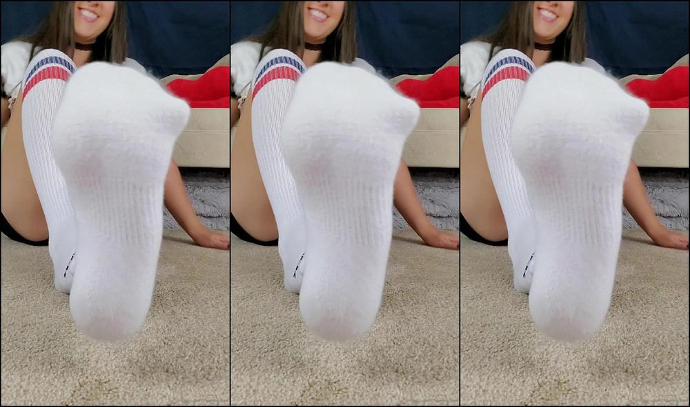 Myprettyfeet Self Tickle With Knee High Socks Is The Winner