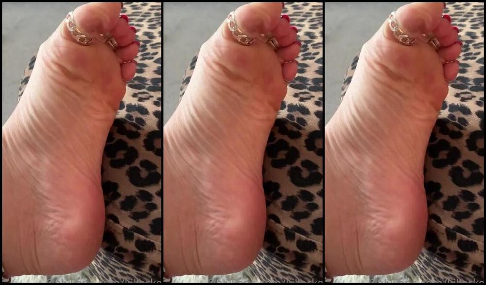 Killersexyfeets Nicknamed Killerkell Onlyfans Cute Little Foot Tease As Cute As I Get Does It Give You A Tingle Does It Make You Drool
