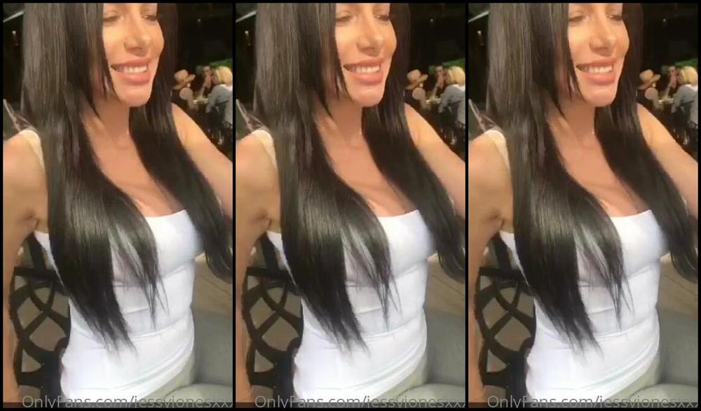 Jessyjonesxxx From Zz House