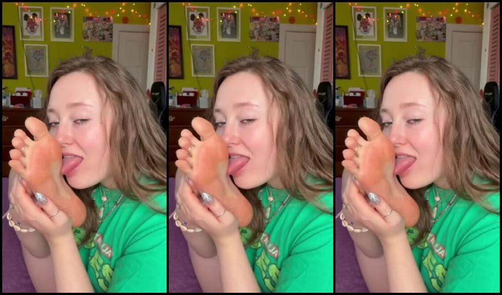 Goddess Flower Nicknamed Smokinflowers Foot Fetish 01 21 2024 Onlyfans Video You Cant Get Enough Of Watching Me Worship My Feet Can You