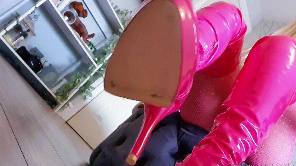 Miss Evie Lock Nicknamed Missevielock Onlyfans I Want Your Weak Body Trapped Under My Hot Pink Shiny Boots