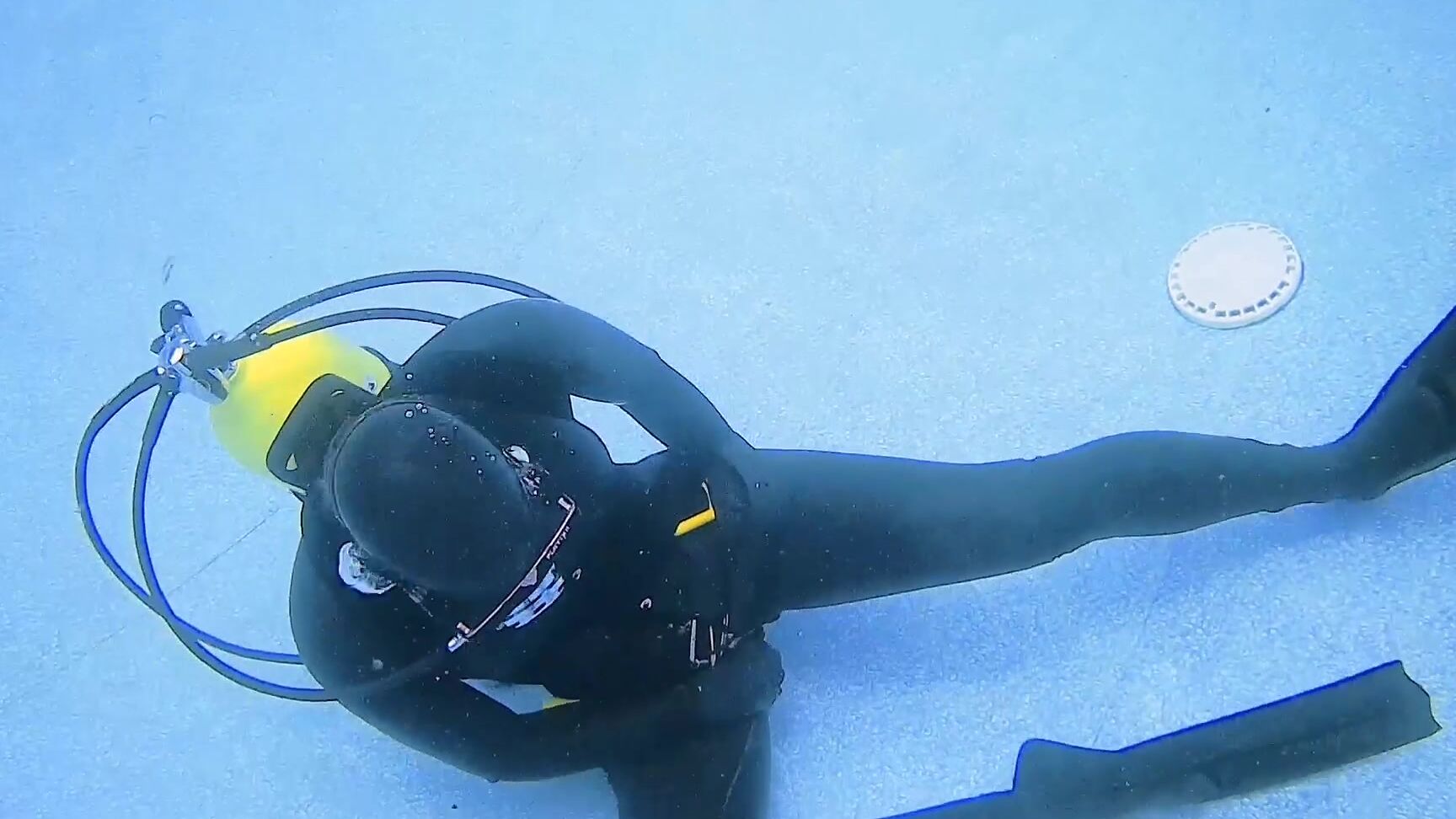 Vickydevika Diving Back Deep Into The Archives This Is My First Ever In Water Scuba Clip Kinky