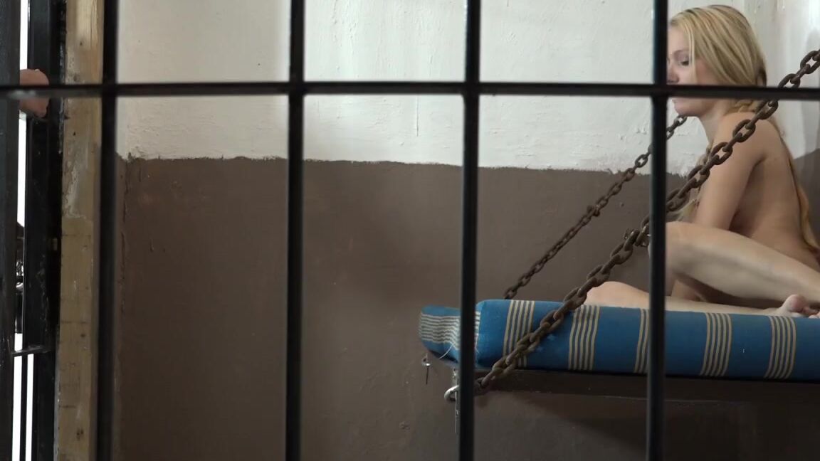 lolicoon 2016 07 17 pee in prison Amature Xtreme