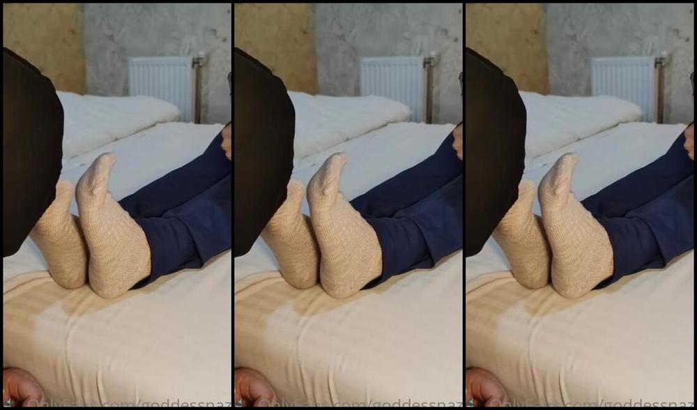 Onlyfans Model Goddess Nazli Aka Goddessnazli Kokulu Orap Sevdasi Br Baka Smelly Socks