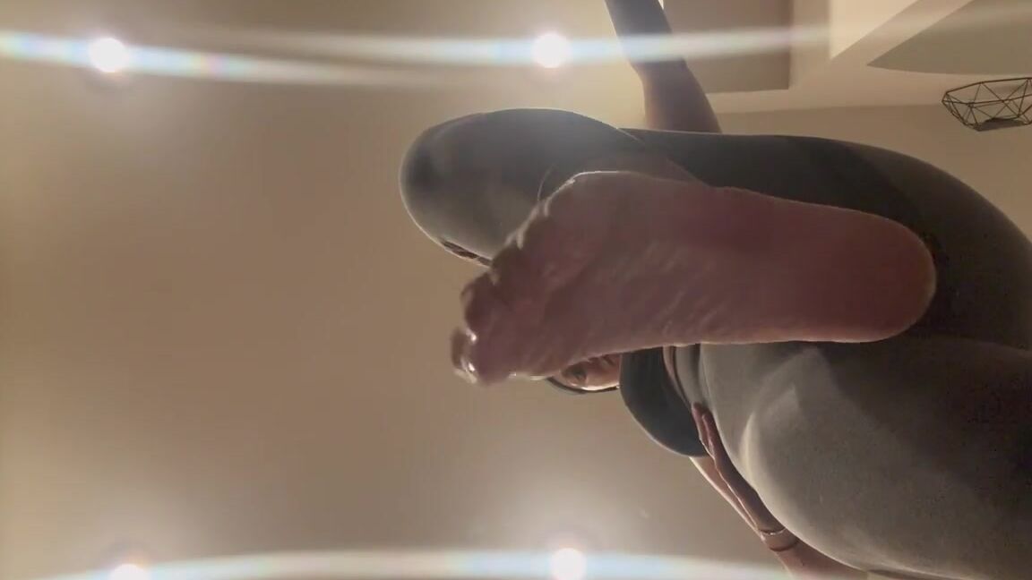 Feetluver32 Nicknamed Feetluver32 08 29 2024 Onlyfans Video Getting Stepped On But Asmr Version Ill Talk On The Next One