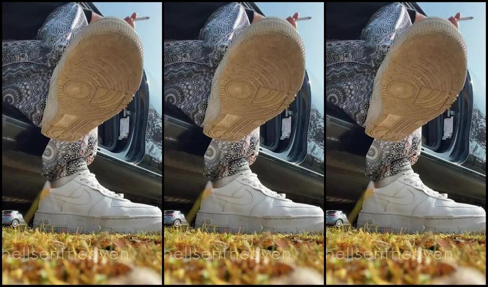 Goddess Nina Nicknamed Hellsentheaven Onlyfans 03 28 2022 Entspannte Tage Fordern Entspannte Kleidung Und Einen Menschlichen Aschenbecher