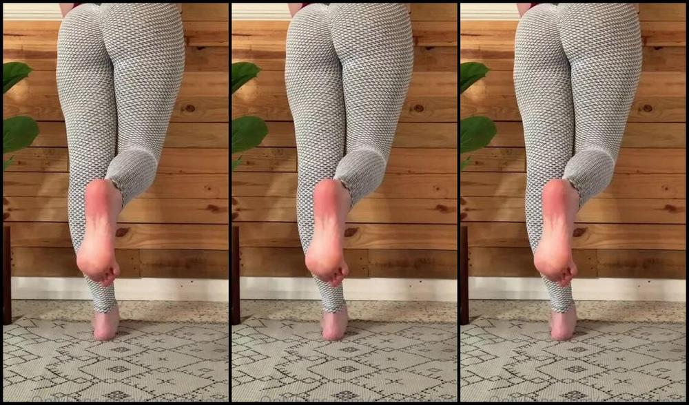 Victoria Soles Nicknamed Sassysolesxo 02 21 2021 Onlyfans Video I Hope You Enjoy The View From Down There Soles Scrunching And Toe Pointing In