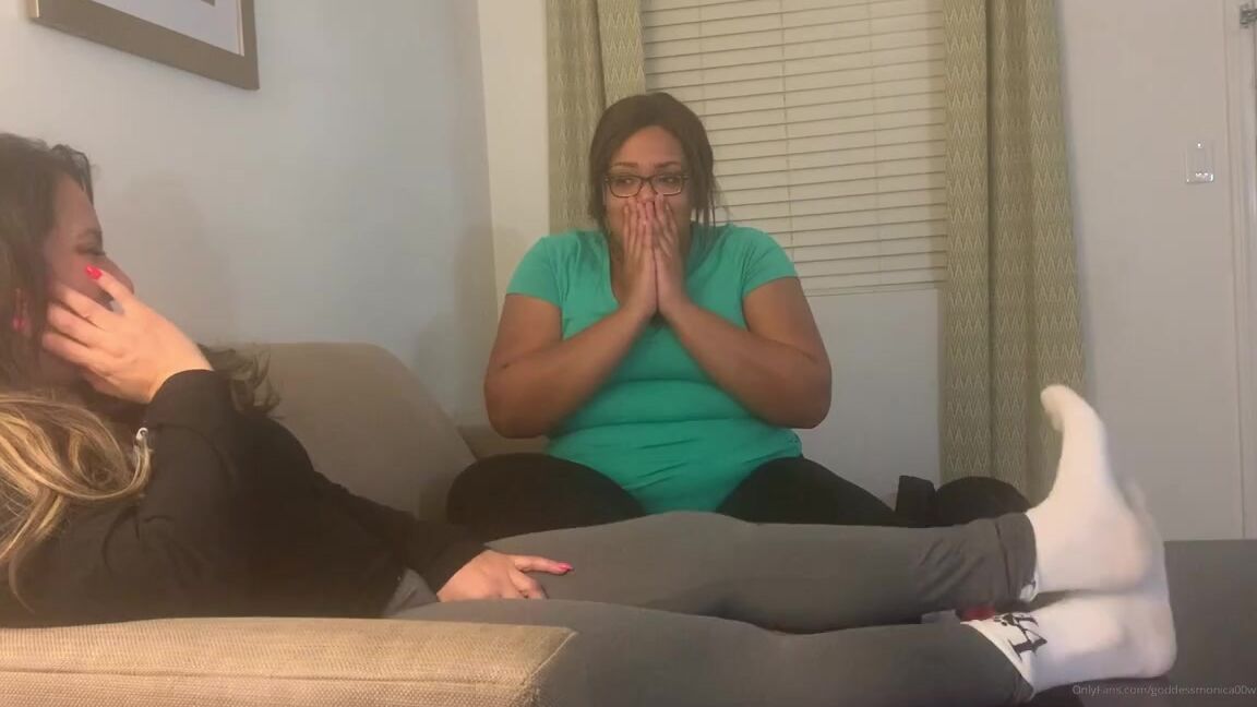 Goddessmonica00W Onlyfans Smelly Sneakersp