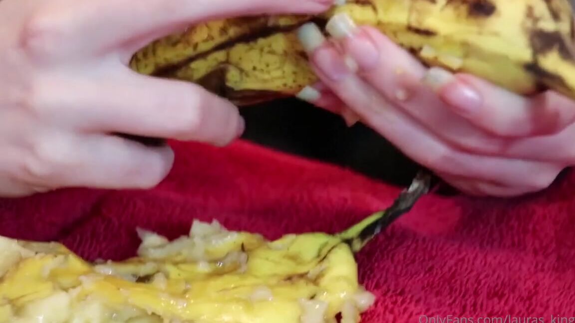 Lalalaura Nicknamed Lauras Kingdom 07 02 2024 Onlyfans Video Victorias Banana Claw