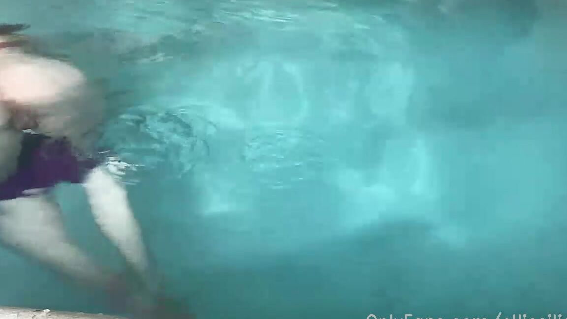 Ellieeilishx Stream Started At Pm Flash Underwater In A Pool