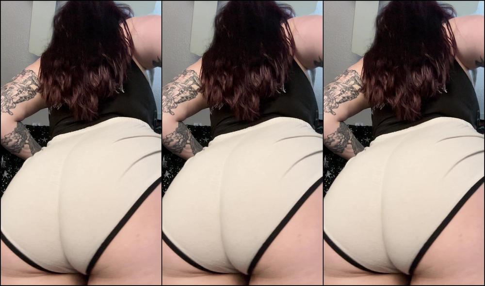 Roxierusalka 3366878907 06 19 2024 Wagon Wednesday Is A Very Important Day Of The Week Look How It Jiggles In