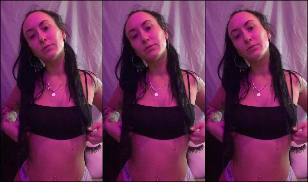 Gothspvt My Pussy Looks So Pretty