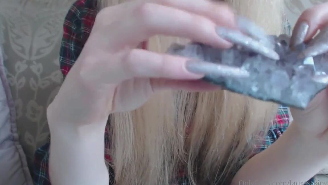 Lalalaura Nicknamed Lauras Kingdom 08 01 2024 Onlyfans Video Crystal Claws Crystal Play