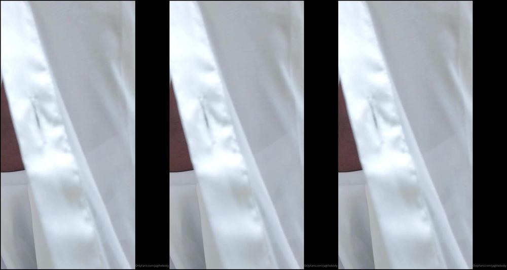 Jagthebody Playing Around At The Playground