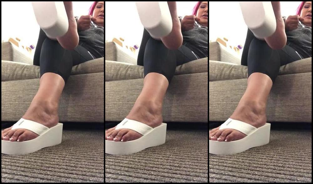 Preciousdigits Nicknamed Preciousdigits Foot Fetish 03 19 2021 Onlyfans Video White Platform Sandals For Your Viewing Pleasures