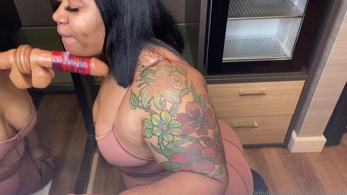 Iwantnique Onlyfans Imagine My Mouth Deep Throating Your Dick Fruit By The Foot Style Things Got So Sticky