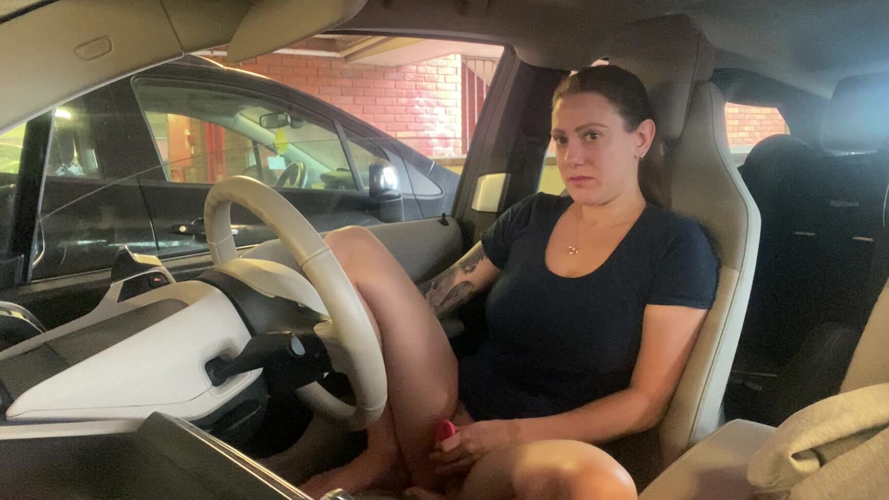 "SuzieLove212" car, public nudity, public outdoor, pussy play, vibrator Parking Lot Orgasm manyvids