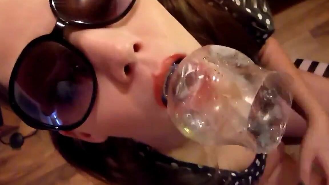 Viktoriagoo Das Pigtail Pissoir Teen