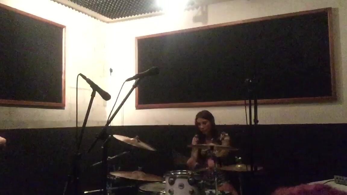 Felicity Feline Drumming On Some Stoner Rock Jams