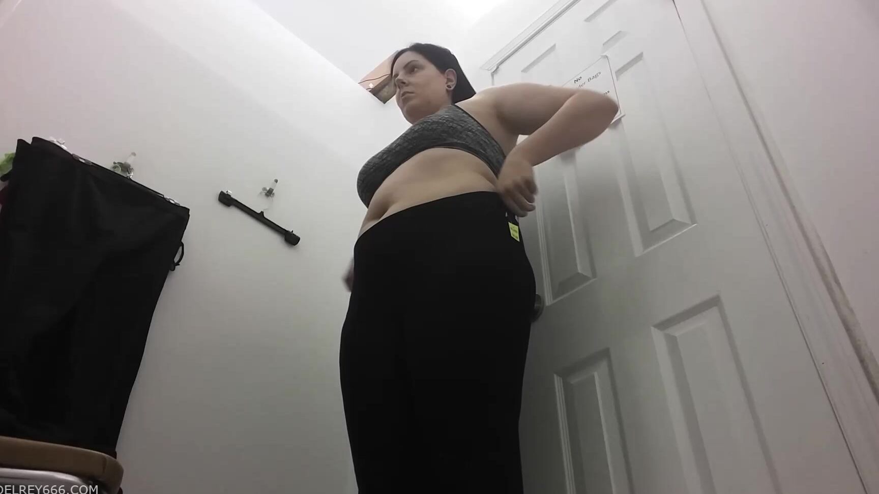 Booty U Trying On Used Clothing