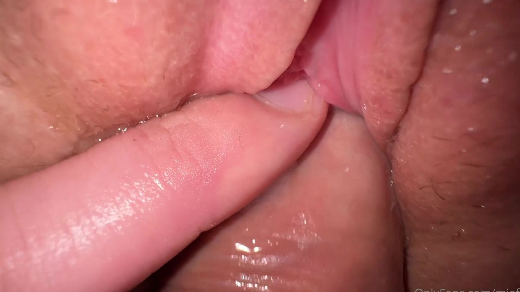 Miafoster Close Up Fuck With Lot Of Lubricant You Will Like It