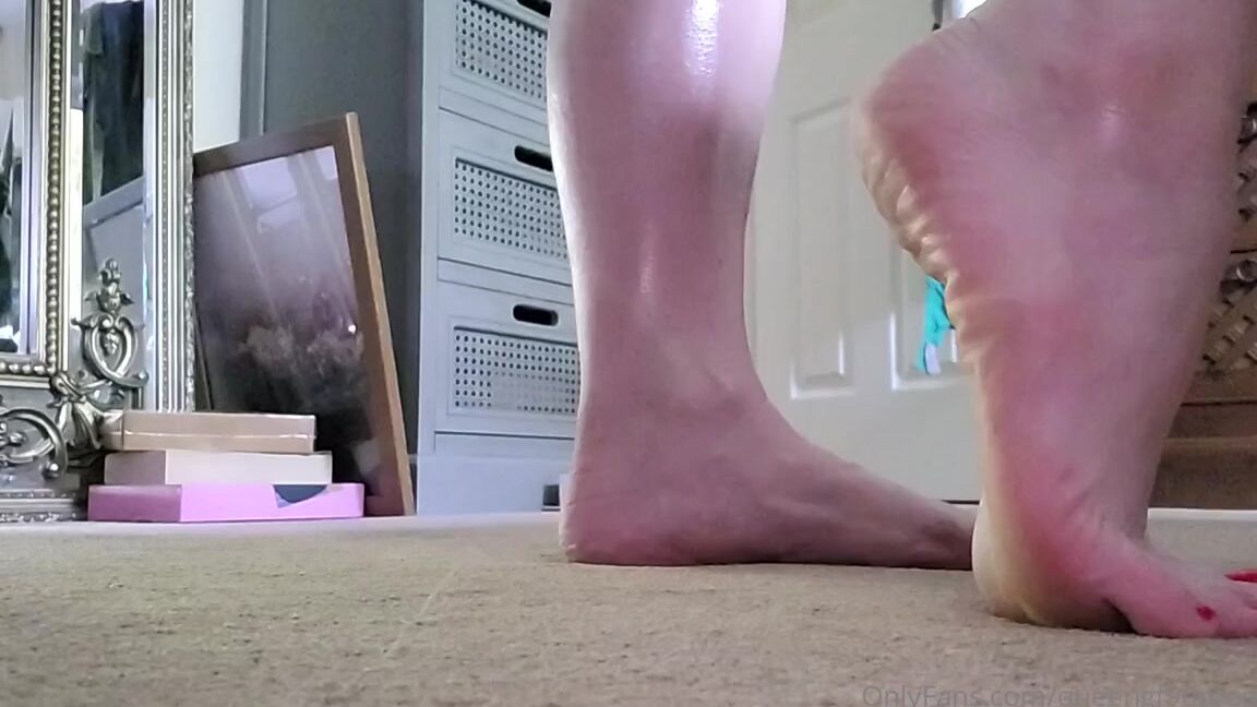 The Foot Queen Of England Aka Queengf90Premium Onlyfans Video 458