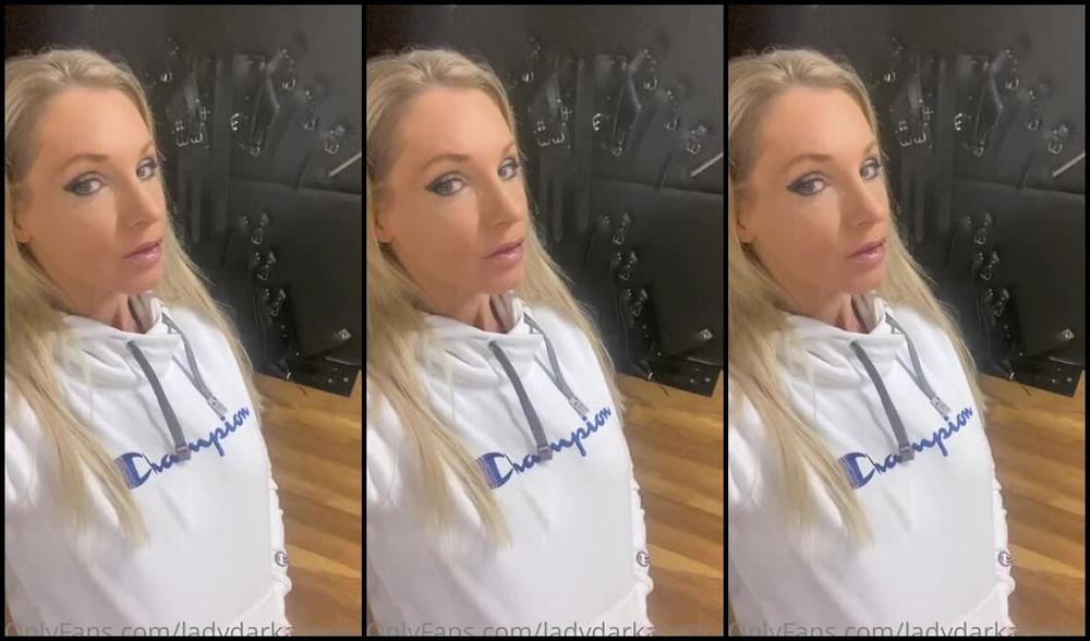 Ladydarkangeluk Onlyfans Here Chilling At Studio Waiting For My Gorgeous Friend To Arrive Looking Forward To Today