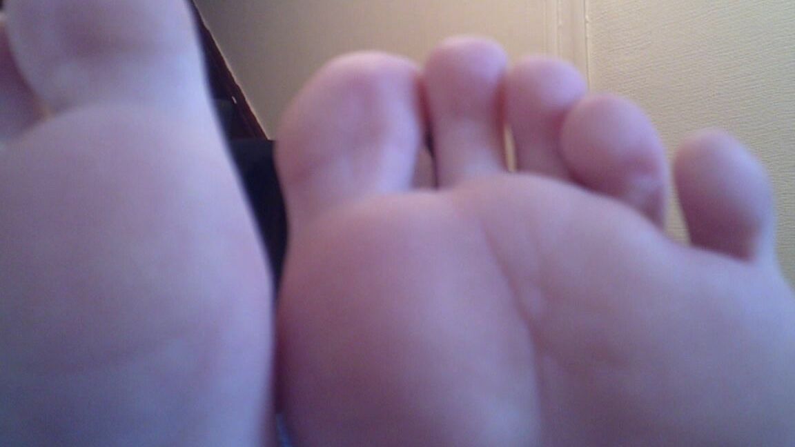 Sophia Smith Texting My Friends And Ignoring You