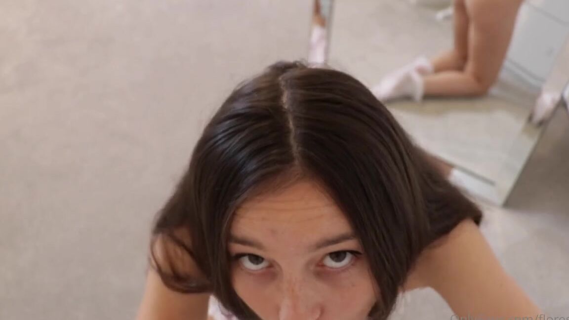 Florescent Nicknamed Florescent Onlyfans Innocent Bj Roleplay Sorry If The Mirror Ruins The Illusion Thanks So Much For Letting Me Ge 2