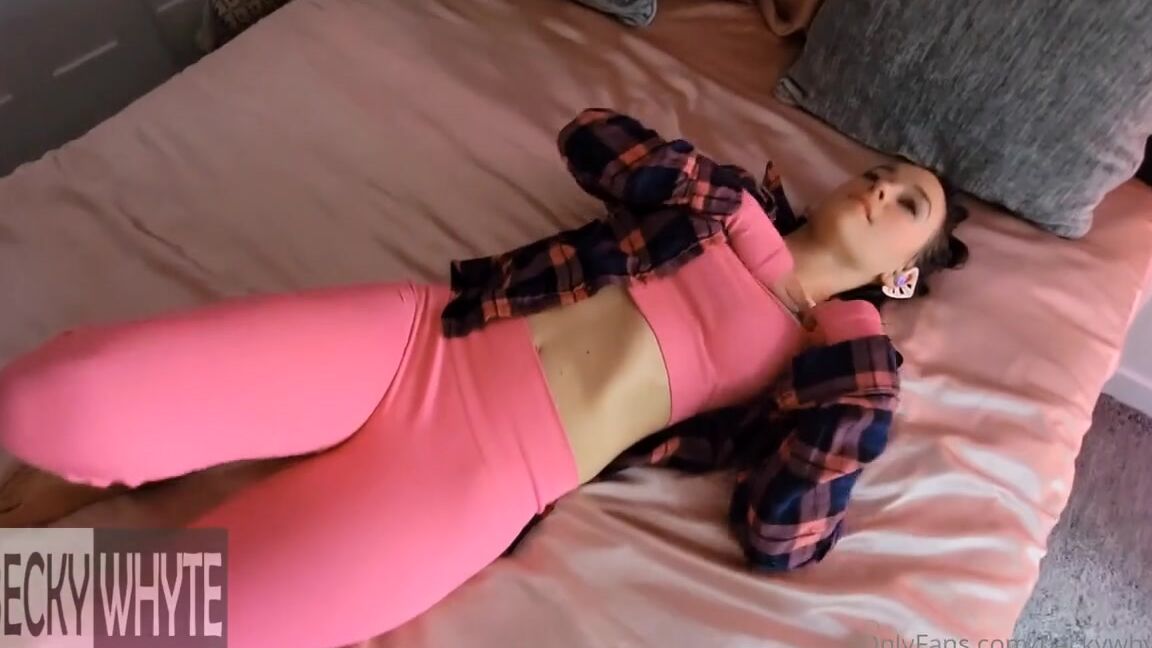 Beckywhyte Nicknamed Beckywhyte15 03 22 2023 Onlyfans Video Subscriber Bonus Wanna See What Happens Next