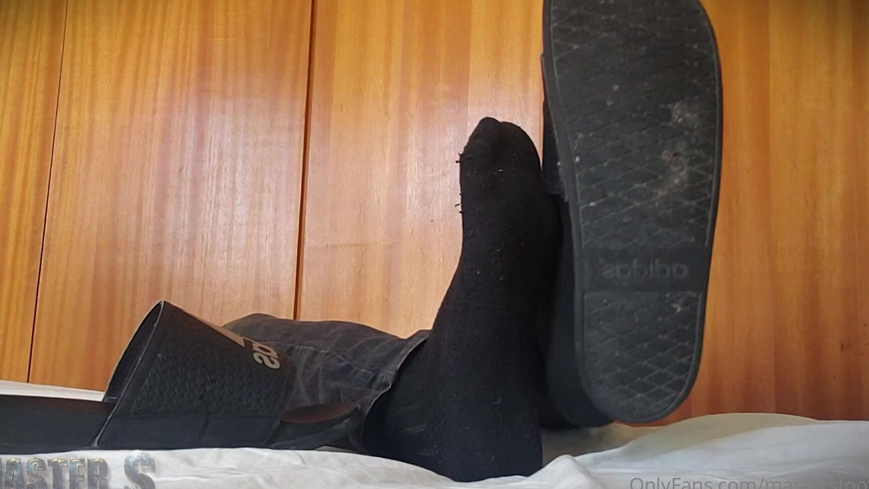 Brfootmodel 2006371878 01 11 2021 Giant Sole Size 17 Receiving Massage