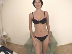 Olivia De Treville Hotlegsandfeet Com 2003 12 10 Olivia S Her Property Is On Open House