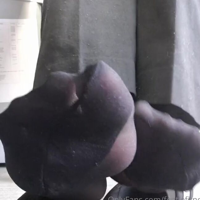 Goddesssuzie26 Onlyfans I Wish I Could Hide You Under My Work Desk