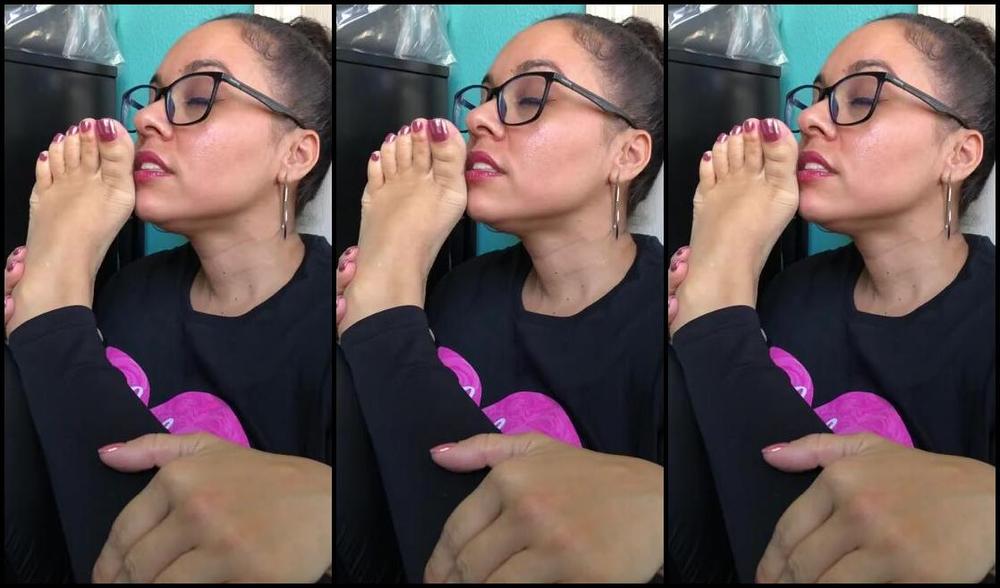 Deedeericanfeet Onlyfans Gm Side View Selfworship At The End Thou Lol I Was Backed Up Into The Corner