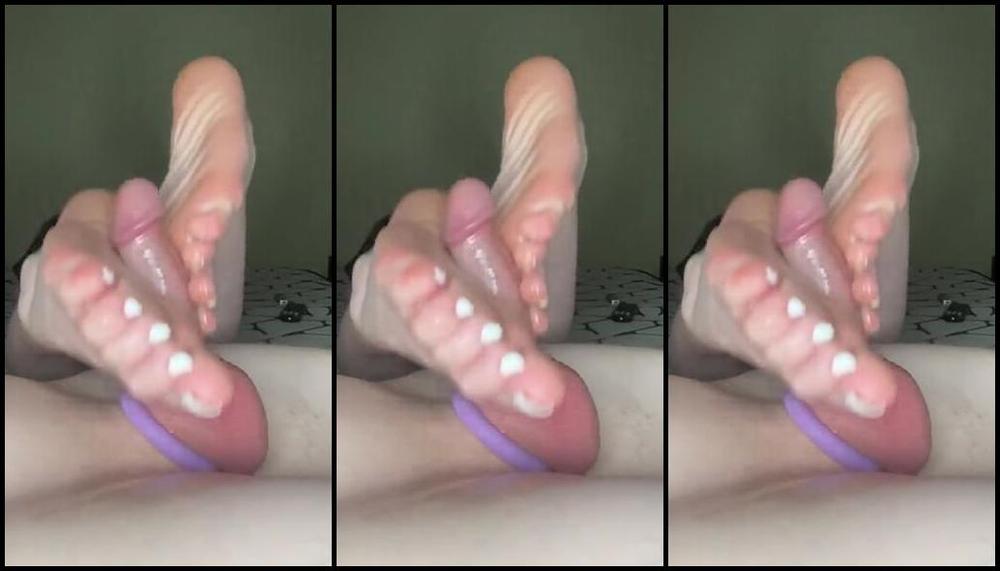 Nikkisoless Onlyfans Milking Out So Much Cum For My Pretty White Toes