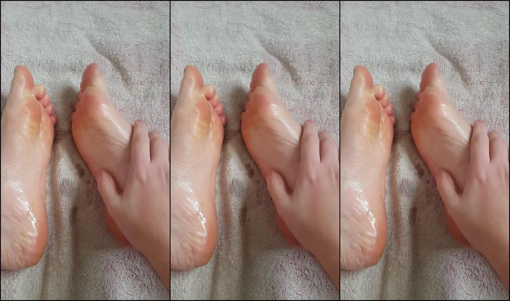 brooklogan-28-08-2018-12839574-oiling-and-lotioning-up-my-cute-feet-xxx