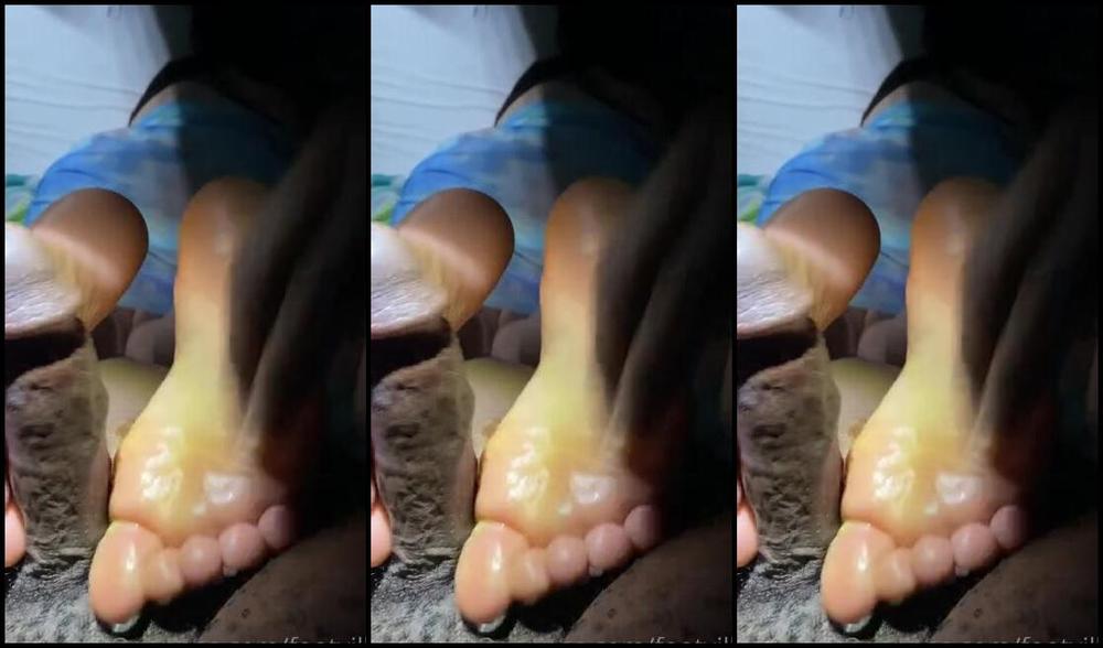 Officialfootgod216 Nicknamed Footville Onlyfans Met Her At Walmart While At Work This Was Her First Fj She Liked It