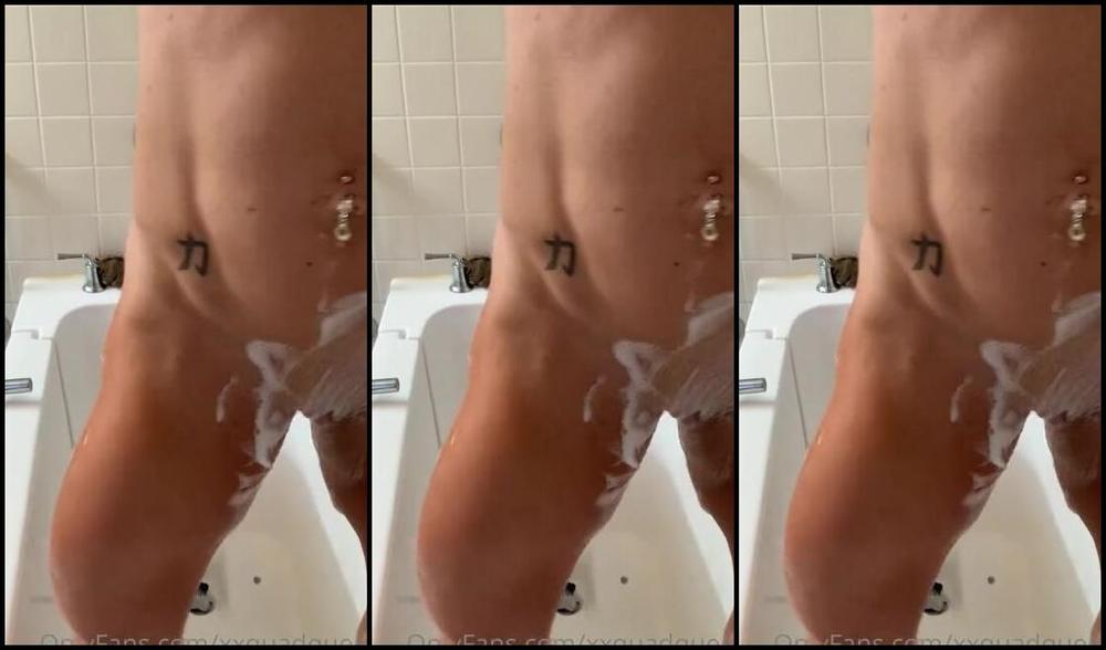 Kandy Legs Aka Kandylegsxxx Onlyfans So Hot When I Shower For You Tip What You Think My Pussy And Ass