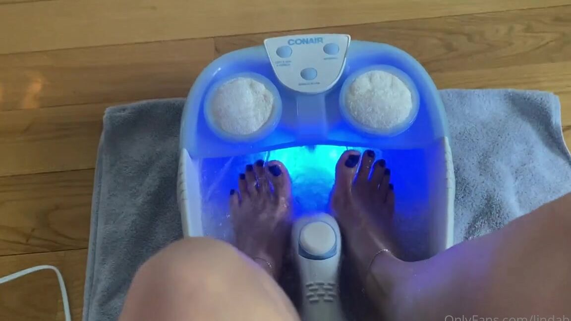 Lindabooxo Onlyfans Having So Much Fun With My At Home Pedicurep