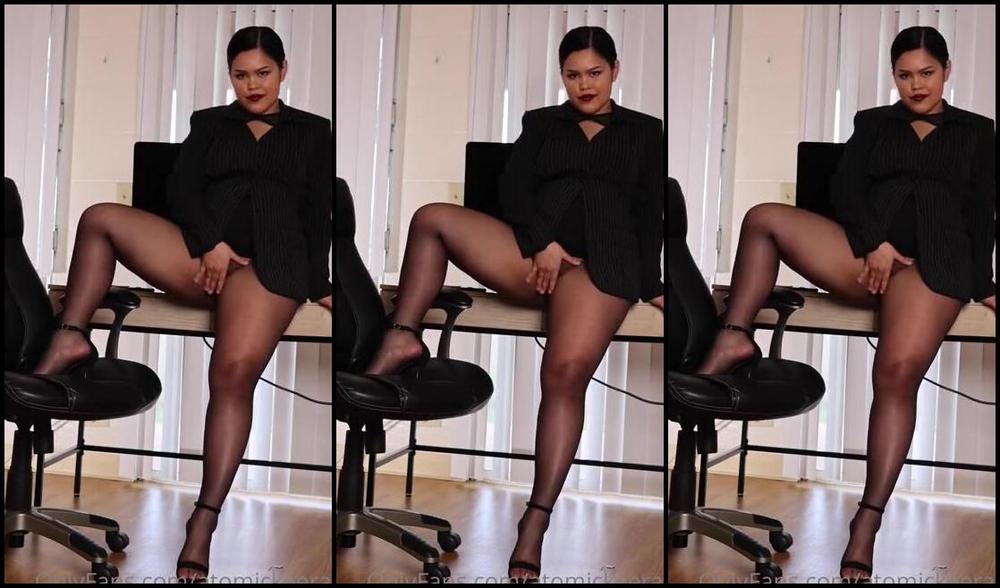 Atomickeerati Onlyfans Zoom My Bush So Close Like Im Siting On Your Face 3Mz