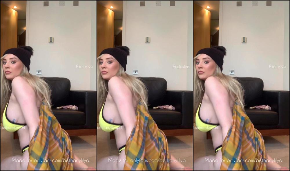 Bethanylilya Yellow Bikini And Booty Flexing