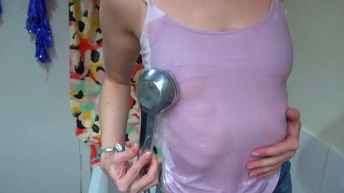 "Goddess Vanessa" bathtub fetish, jeans fetish, wet & messy, wet look, wet t-shirt WET JEANS Tub PLAY manyvids