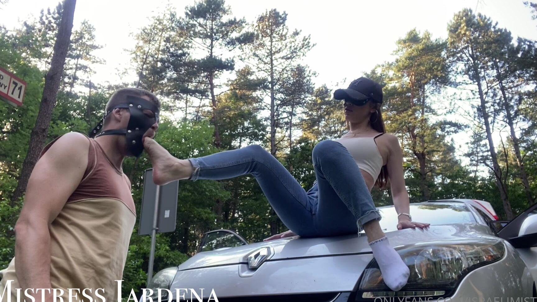 Israelimistress The Cheap Bitch Sucks Mistress Fingers And Clean Dirty