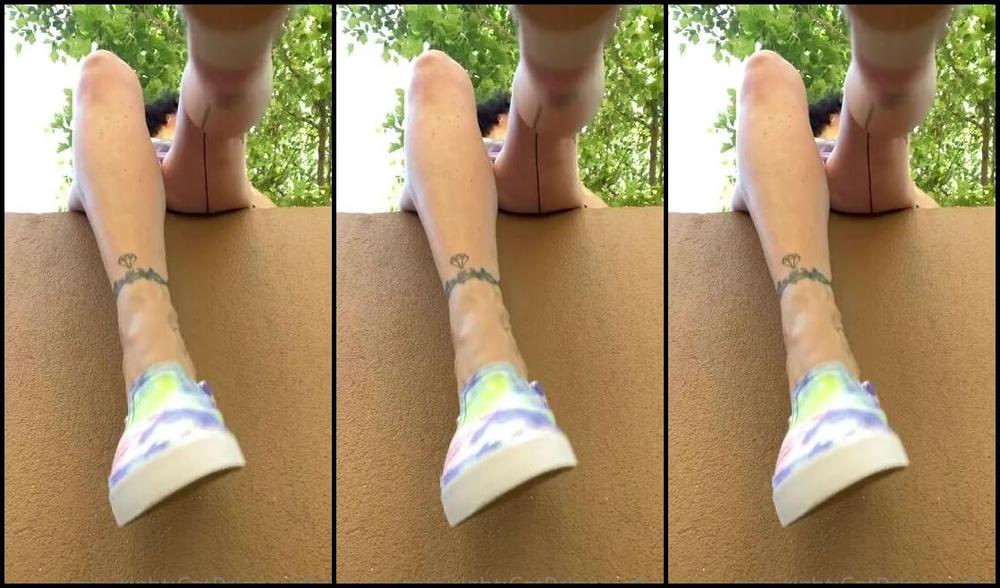 Catprincessfeet Onlyfans Fell For Meeh Which Is Ur Favorite Barefoot Or Socks Recorded So Much Gold Today 3