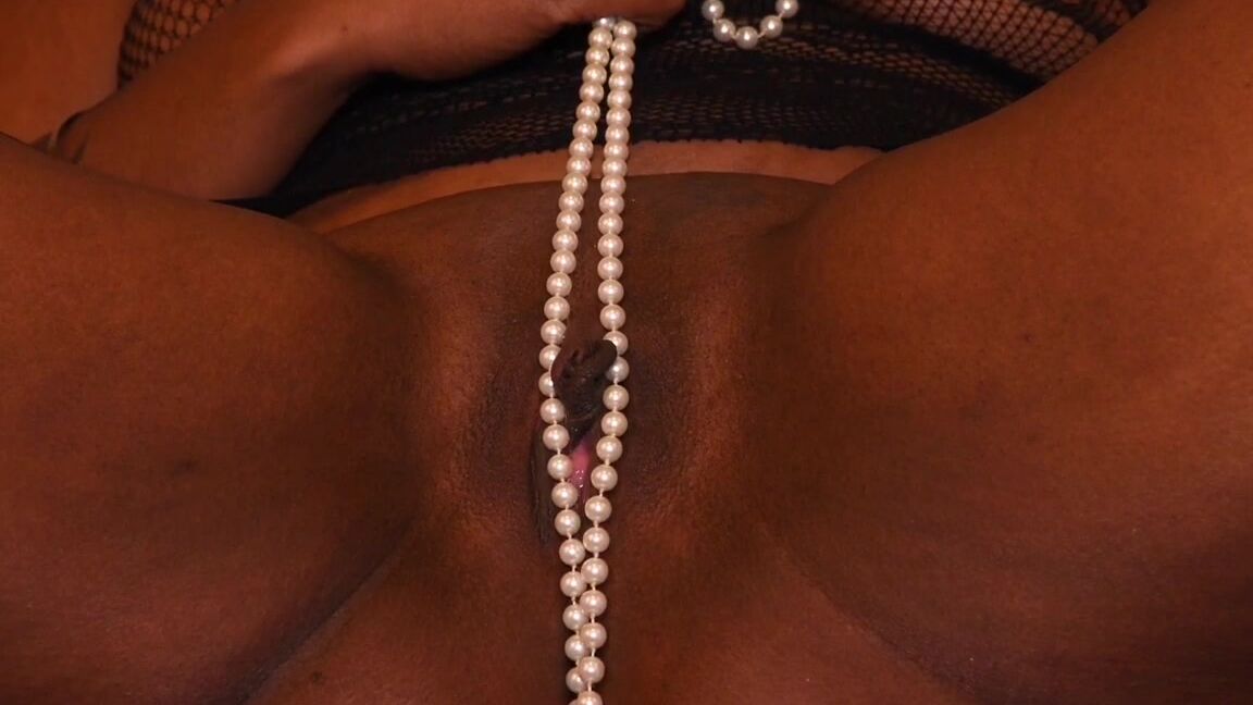 Alphonsolayz Pussy And Pearls Manyvids