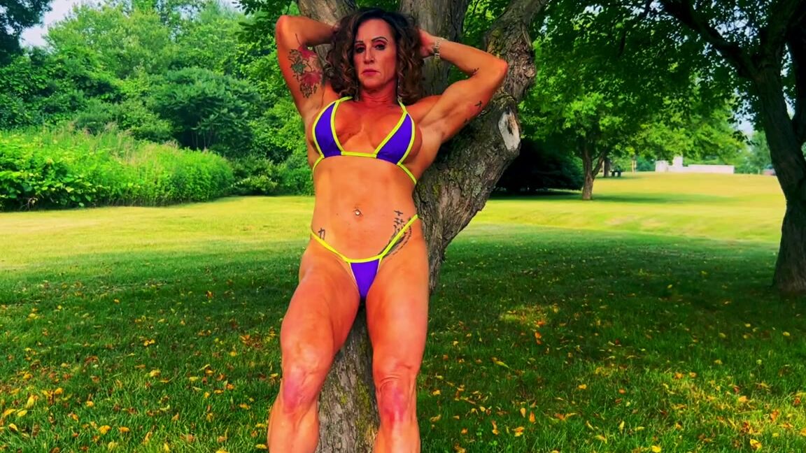 Kandy Legs Aka Kandylegsxxx Onlyfans Muscle Worship Clip Walking Posing Flexing For You Just As If I Was Right There
