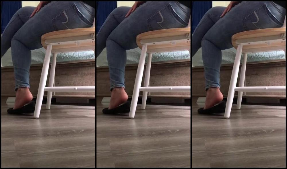 Fetishxqueen Onlyfans Watch My High Arched Soles As I Dangle These Flats S6O